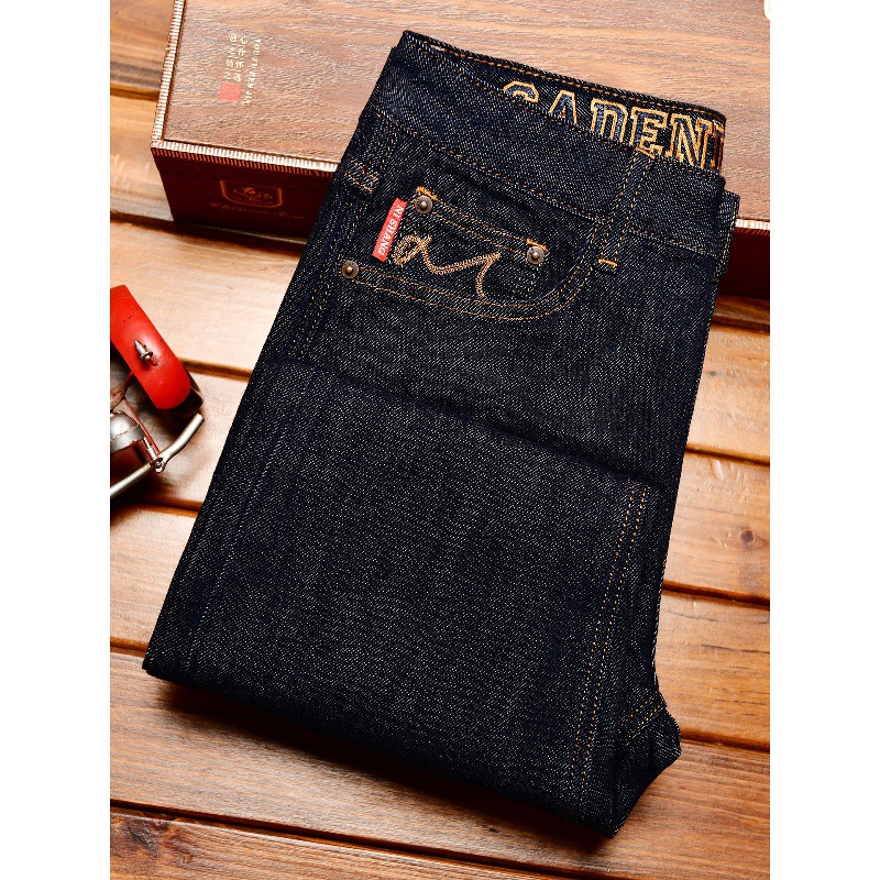 Jeans blu intenso da uomo 2025 - Levis Jeans 501 recensione e prezzo